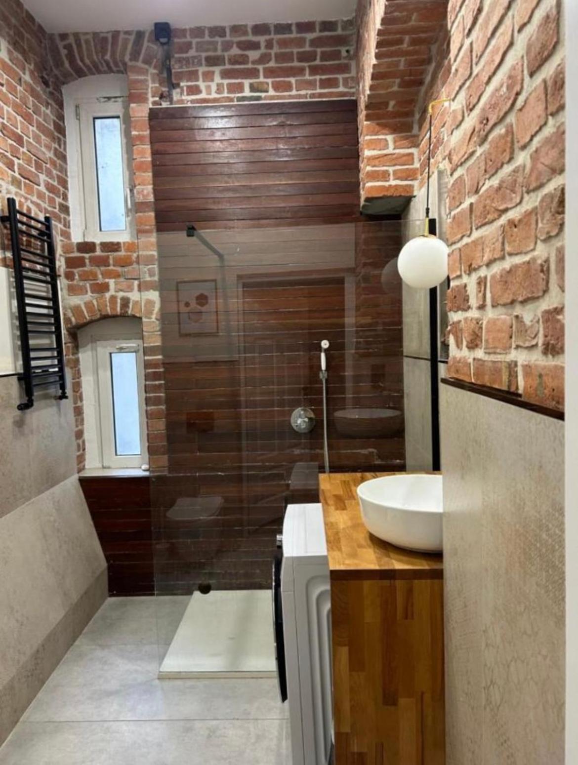 Gingerbread Hostel ทอรูน ภายนอก รูปภาพ