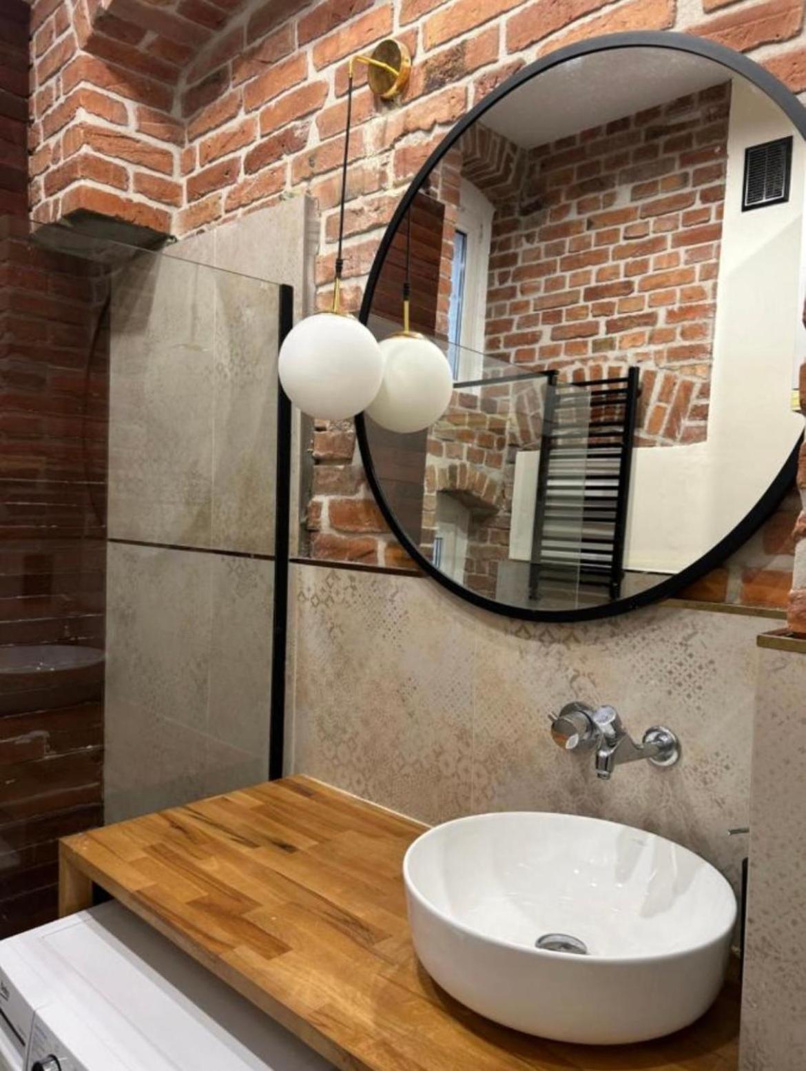 Gingerbread Hostel ทอรูน ภายนอก รูปภาพ